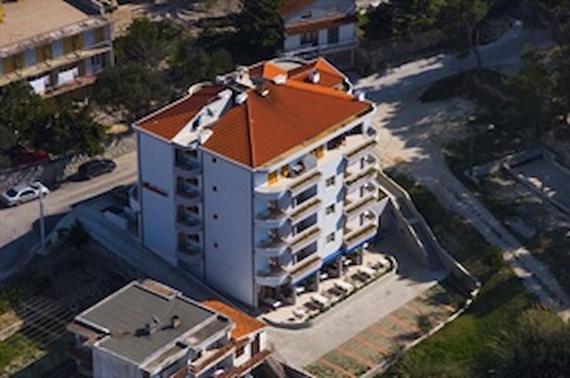 Eden Hotel, Podstrana